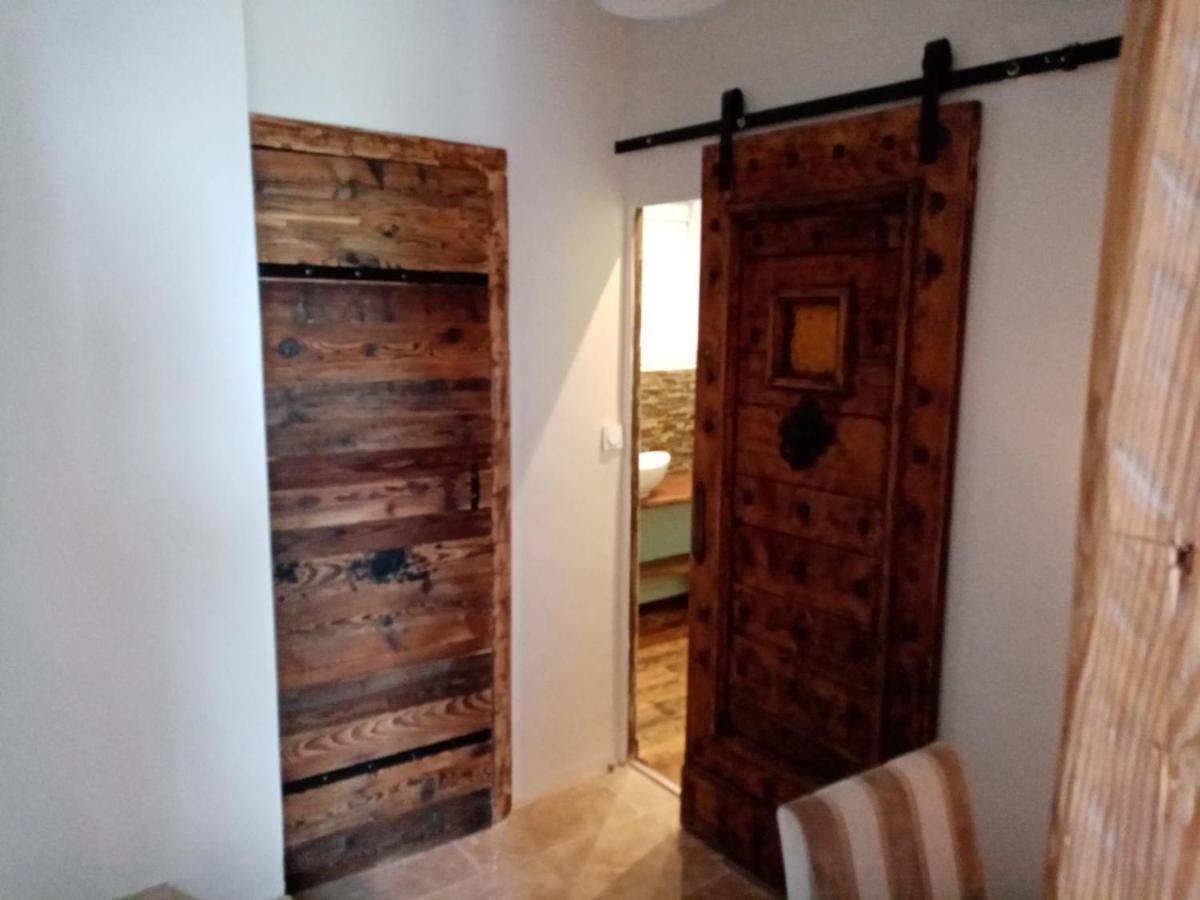 Bed and Breakfast L'Atelier Saint-Maximin  Zewnętrze zdjęcie